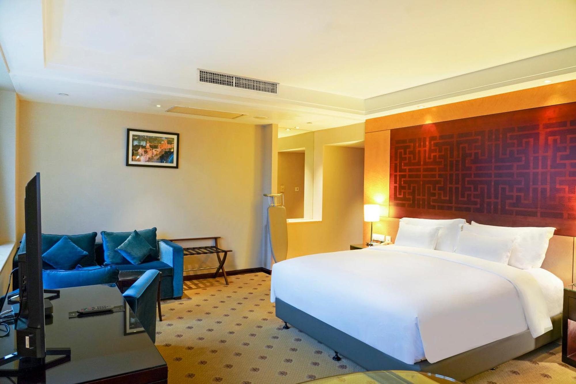 โรงแรม เรดิสัน คอลเลคชั่น ไฮแลนด์