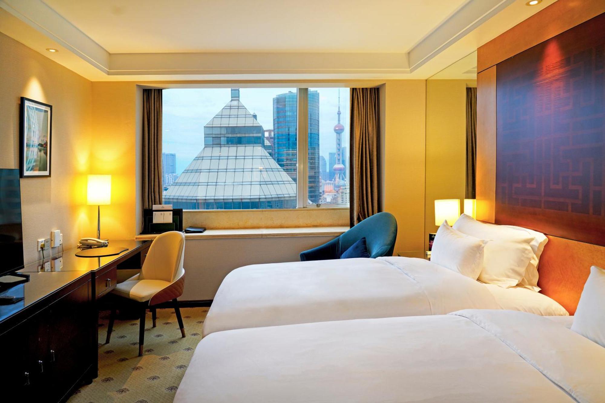 โรงแรม เรดิสัน คอลเลคชั่น ไฮแลนด์