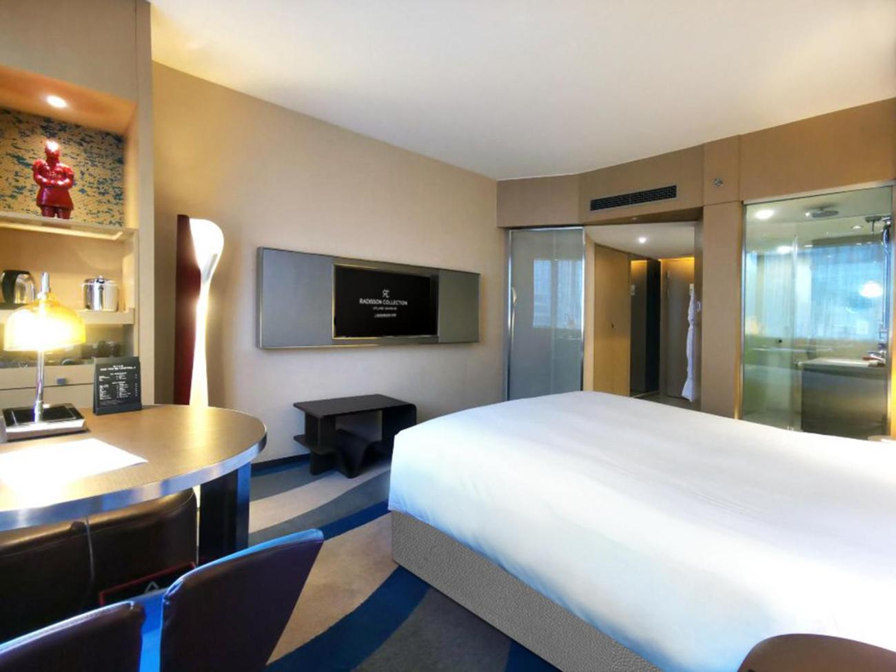 Отель Radisson Collection Hyland 4*