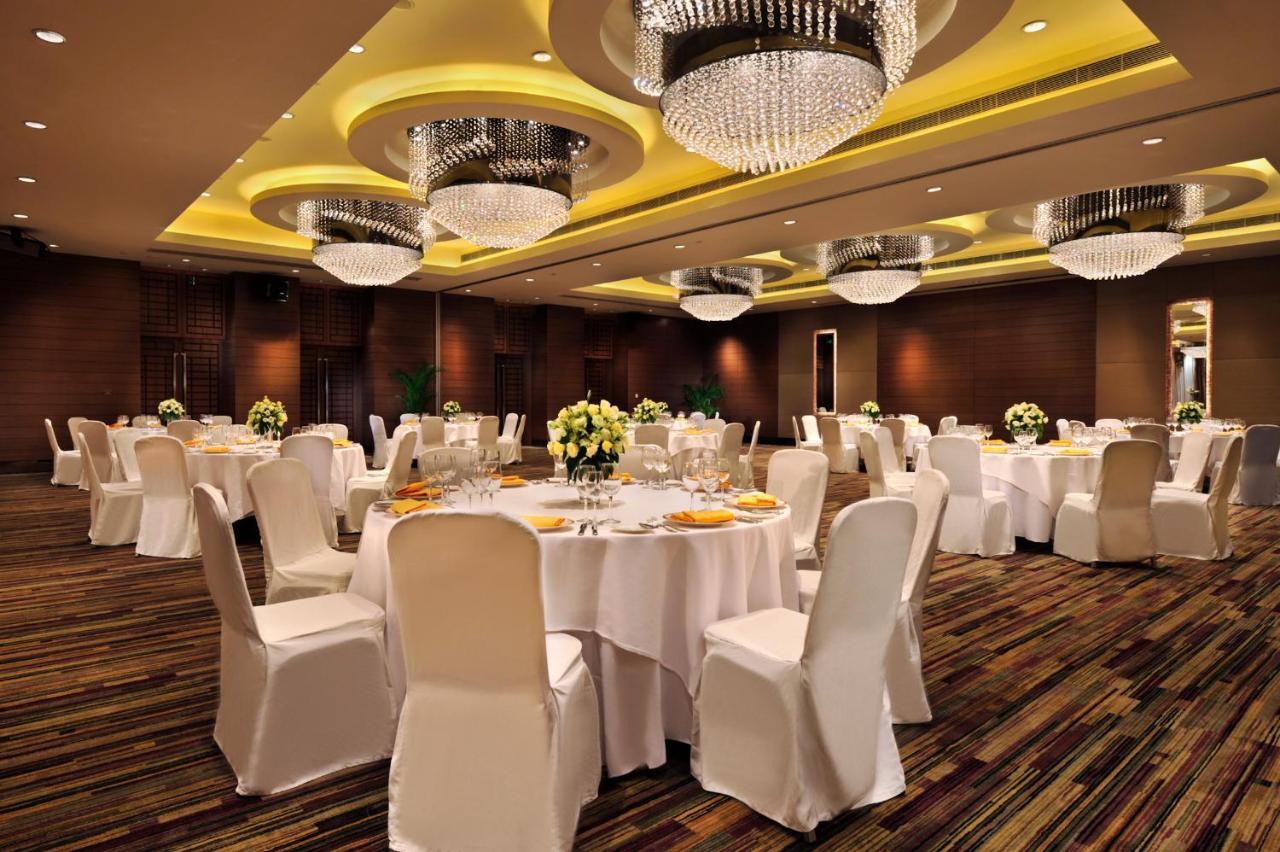 Отель Radisson Collection Hyland